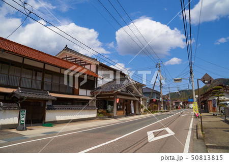 島根(山陰の小京都)の津和野町森村付近の街並み(萩津和野線) 50813815