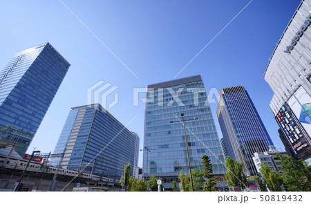 日本の東京都市景観 超高層ビルが立ち並ぶ東京・秋葉原駅前を望む 日本の東京都市景観 超高層ビルが立ち並ぶ東京・秋葉原駅前を望む 50819432