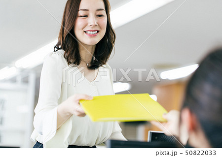 OL 女性 ビジネス 仕事風景 OL 女性 ビジネス 仕事風景 50822033