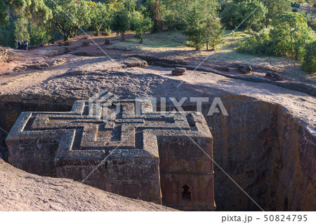 ラリベラの岩窟教会　聖ギオルギス教会 50824795