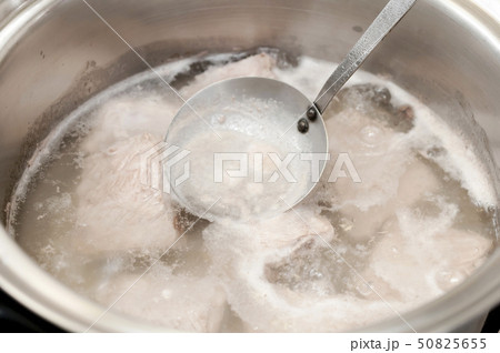 豚ソーキ下茹で（豚スペアリブ下茹で） 50825655