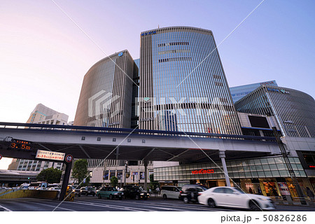 日本の東京都市景観  新幹線や新数寄屋橋などを望む 50826286