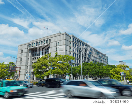 大阪 御堂筋を走る車と大阪市役所(スローシャッター) 大阪 御堂筋を走る車と大阪市役所(スローシャッター) 50833460