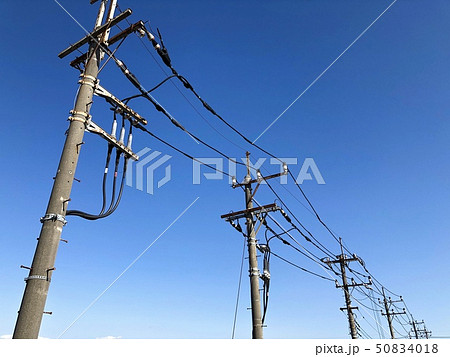 複数の電信柱 50834018