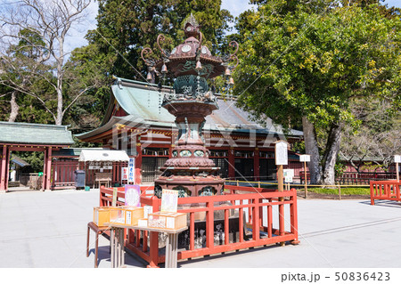 塩釜神社志波彦神社御待殿と銅鐵合製燈籠 塩釜神社志波彦神社御待殿と銅鐵合製燈籠 50836423