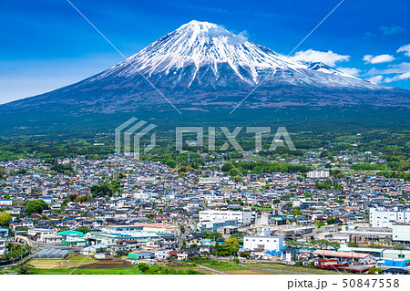 静岡県 富士山と富士市の街並みの写真素材