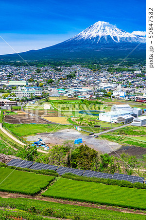 静岡県 富士山と富士市の街並みの写真素材