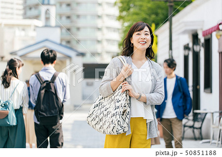女性 主婦 ショッピング ライフスタイル 女性 主婦 ショッピング ライフスタイル 50851188