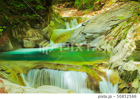 西沢渓谷　三重の滝 50852566