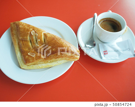 パン コーヒー エスプレッソ 50854724