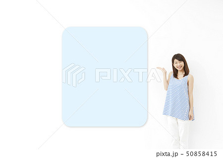 女性　案内 50858415