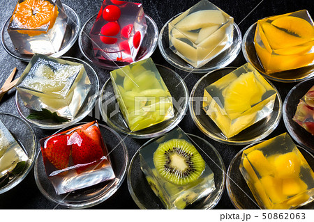 きれいなフルーツゼリー Colorful sweet delicious fruit jelly きれいなフルーツゼリー Colorful sweet delicious fruit jelly 50862063