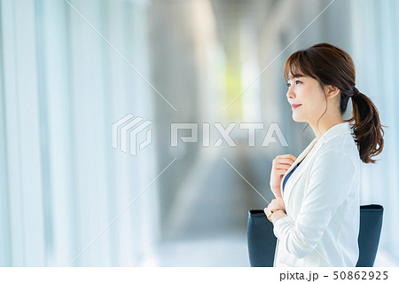 ビジネスウーマン ビジネスイメージ 働く女性 ビジネスウーマン ビジネスイメージ 働く女性 50862925