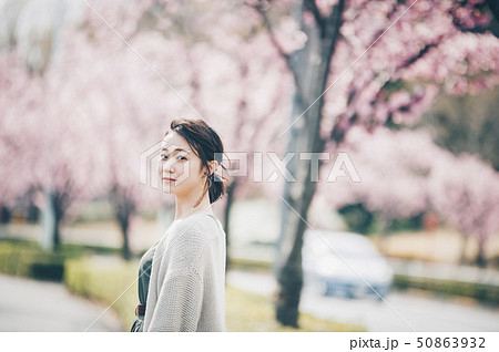 春 女性ポートレート 春 女性ポートレート 50863932