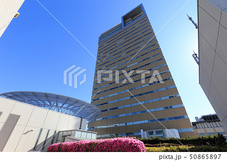 サンポート高松、高松シンボルタワーのホール棟から見たタワー棟 サンポート高松、高松シンボルタワーのホール棟から見たタワー棟 50865897