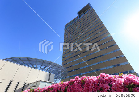 サンポート高松、高松シンボルタワーのホール棟から見たタワー棟 サンポート高松、高松シンボルタワーのホール棟から見たタワー棟 50865900
