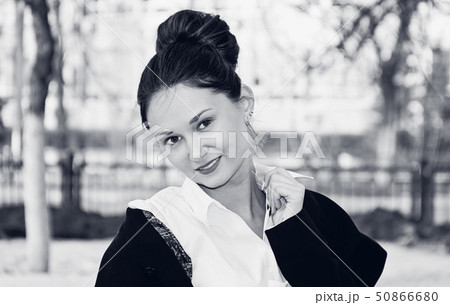 Black and white portrait of a beautiful woman. 50866680