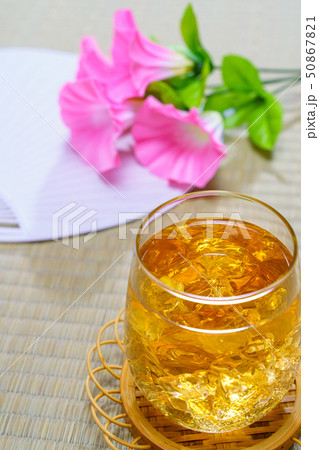 冷たい麦茶 50867821