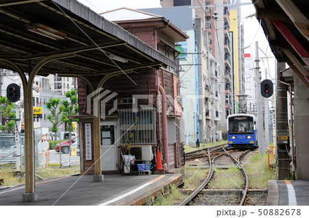 恵美須町駅に入る阪堺電車 50882678