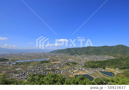 三豊平野西部を北から南へ俯瞰する 50923637