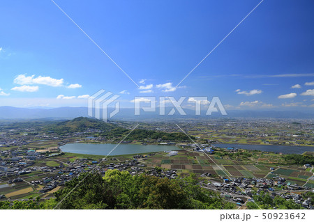 三豊平野西部を北から南へ俯瞰する 50923642