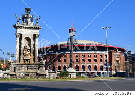 バルセロナ スペイン広場 旧闘牛場の写真素材 バルセロナ スペイン広場 旧闘牛場の写真素材