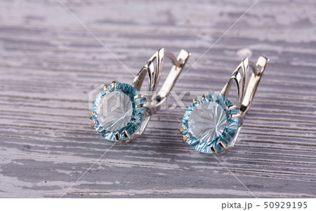 For this ornament the jeweler chose two transparen 50929195