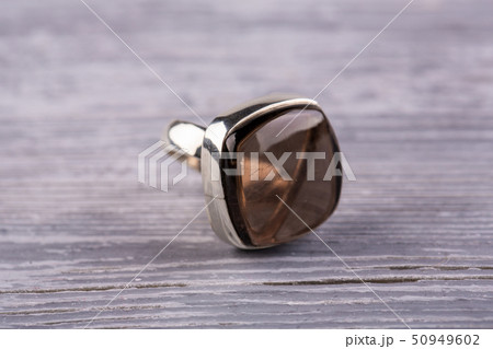 This ring is decorated with large smoky quartz of This ring is decorated with large smoky quartz of 50949602