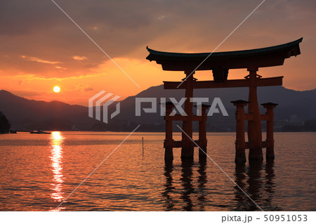 広島・厳島神社の夕焼け・日没 広島・厳島神社の夕焼け・日没 50951053