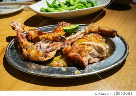 徳島名物 骨付き鳥もも肉 阿波尾鶏 50953033