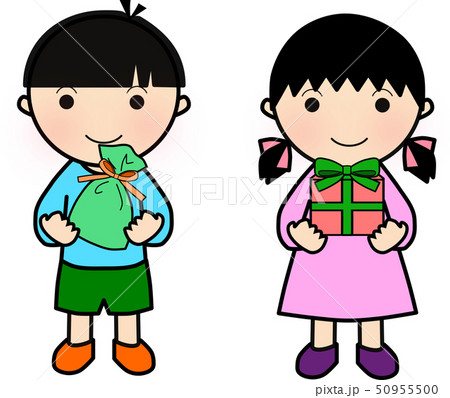 プレゼントを持つ男の子と女の子 プレゼントを持つ男の子と女の子 50955500