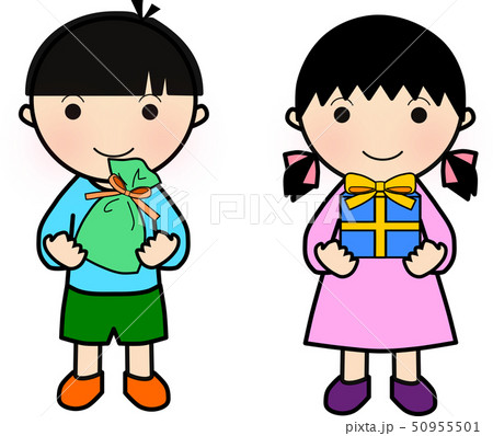 プレゼントを持つ男の子と女の子 プレゼントを持つ男の子と女の子 50955501
