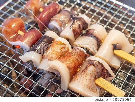 イカ_炭火焼き(炭焼き・網焼き・七輪・一人・宅飲み・バーベキュー・BBQ・焼肉・牛肉 イカ_炭火焼き(炭焼き・網焼き・七輪・一人・宅飲み・バーベキュー・BBQ・焼肉・牛肉 50975064