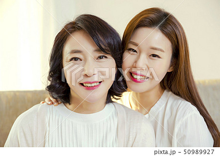 Portrait of mother and daughter, like a friend 053 Portrait of mother and daughter, like a friend 053 50989927