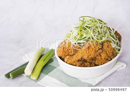 Korean style chicken and beer, delicious fried or spicy sauce chicken with cool beer 064 Korean style chicken and beer, delicious fried or spicy sauce chicken with cool beer 064 50996497