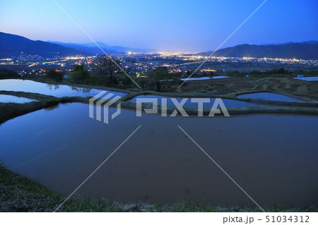 日本三大車窓　姨捨棚田の夜景 51034312