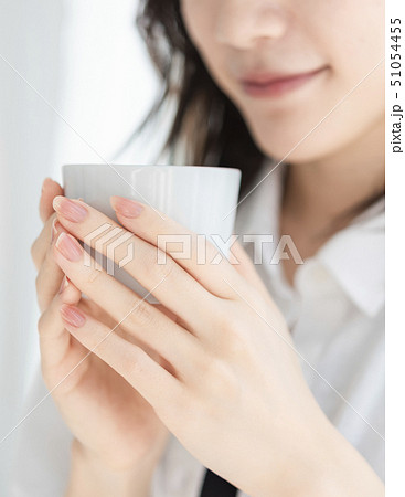 女性　ライフスタイル　ティータイム 51054455