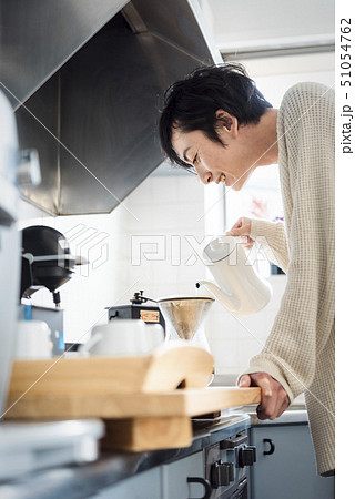 男性 ライフスタイル コーヒー 男性 ライフスタイル コーヒー 51054762