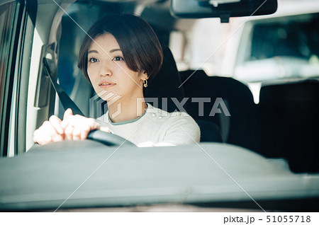 女性 車 ドライブ 女性 車 ドライブ 51055718
