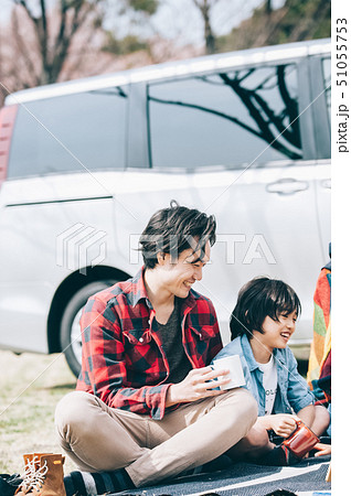 家族　車　キャンプ 51055753