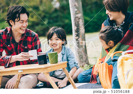 家族　車　キャンプ 51056188