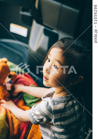 子供　車　ライフスタイル 51056298