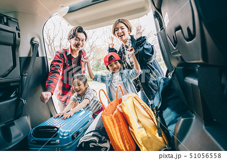 家族　車　キャンプ 51056558