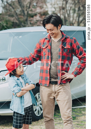 家族 車 ドライブ 家族 車 ドライブ 51056586
