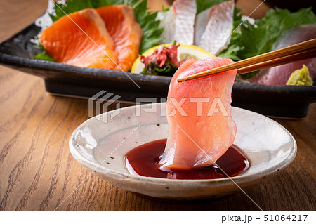 新鮮なお刺身 新鮮なお刺身 51064217