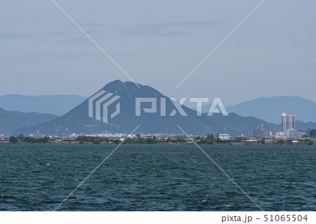 琵琶湖に見る野洲方面の景観 琵琶湖に見る野洲方面の景観 51065504