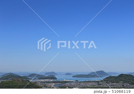 三野津湾と塩飽諸島をを南から北方向に展望する 51066119