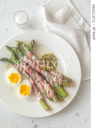 Bacon wrapped asparagus dippers Bacon wrapped asparagus dippers 51075090