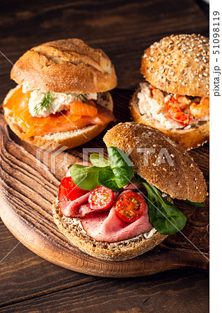 Sandwiche with beef and fresh tomatoes 51098119