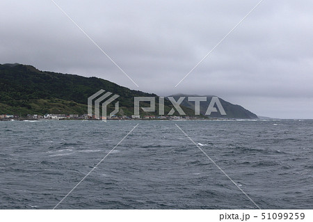 北海道　利尻島　フェリーからの眺め 51099259